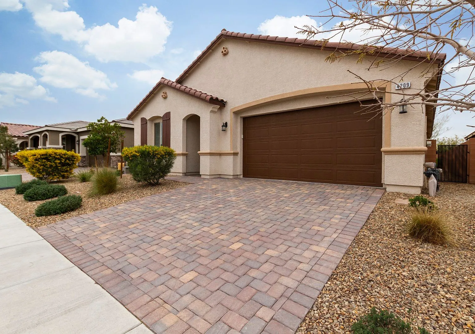 Single Story in Gated Community in North Las Vegas! Immaculate & Modern Design! — Photo 3