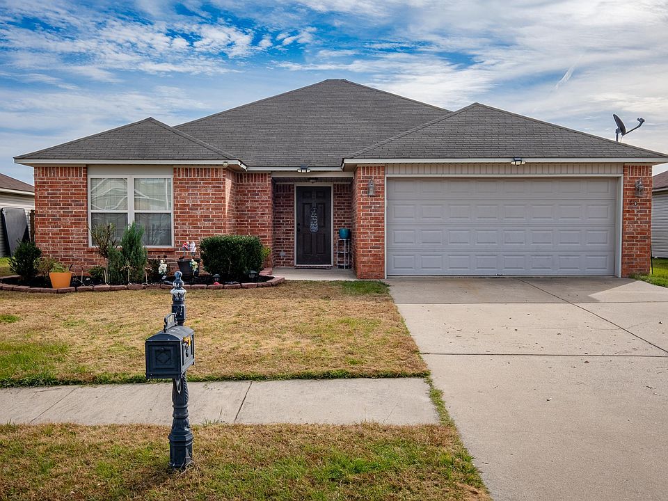 1st image of 910 Aster Dr