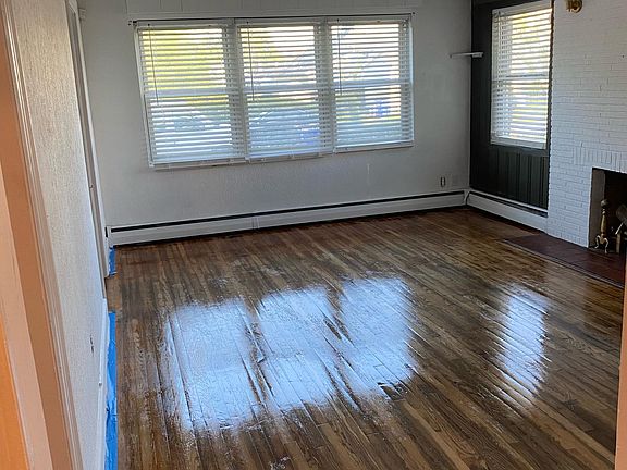 5th image of 2213 Hanson Ave