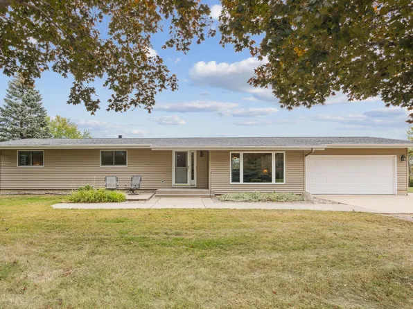 696 Baker Ln, Hudson, WI 54016