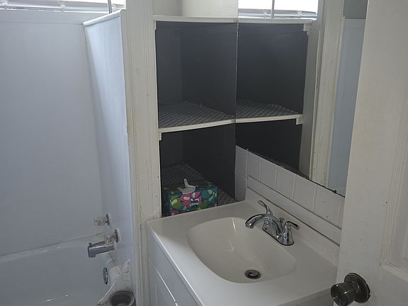 2nd image of 624 W University Ave