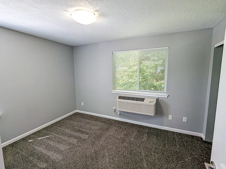 1040 Park Ave NE #105 — Photo 13