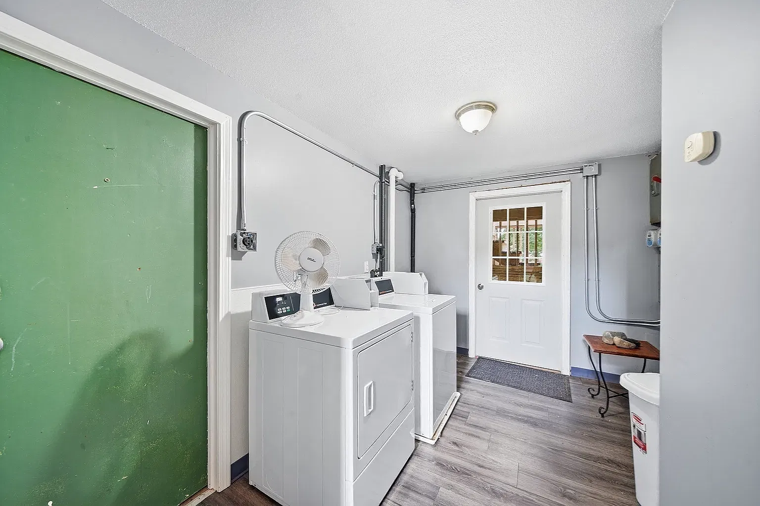 2 bed, 765 sqft, $2,400 — Photo 2