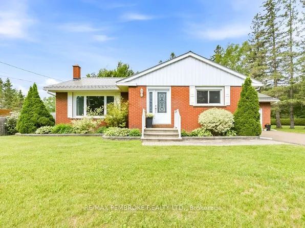 92 Ken Ave, Laurentian Valley, ON K8A 6W5