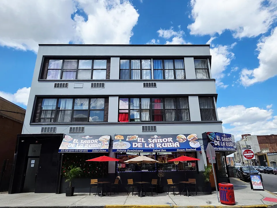30 Howe Ave #206