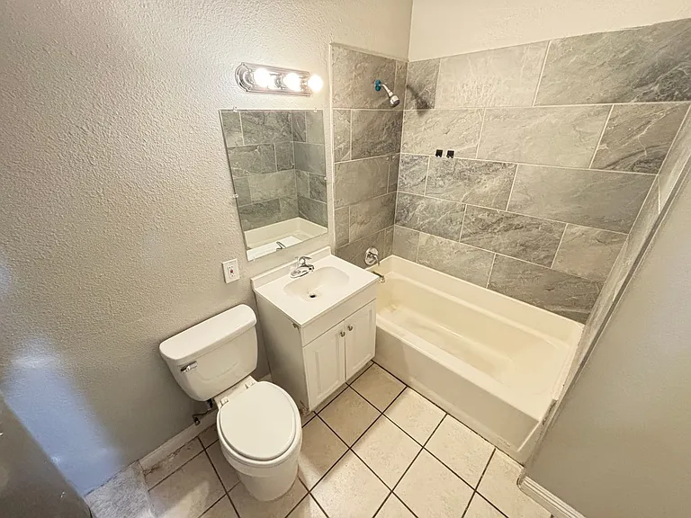 1420 Putnam Ave #6 — Photo 6