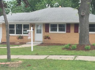 W162N8480 Fleet Ave, Menomonee Falls, WI 53051