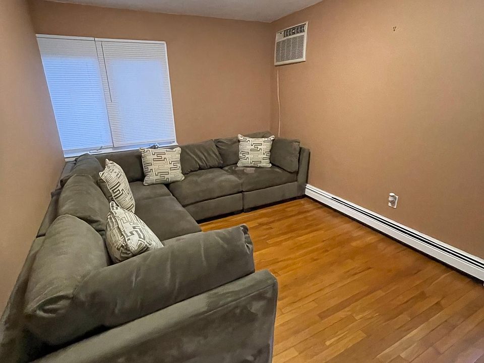 2nd image of 1420 Drumgoole Rd E #1