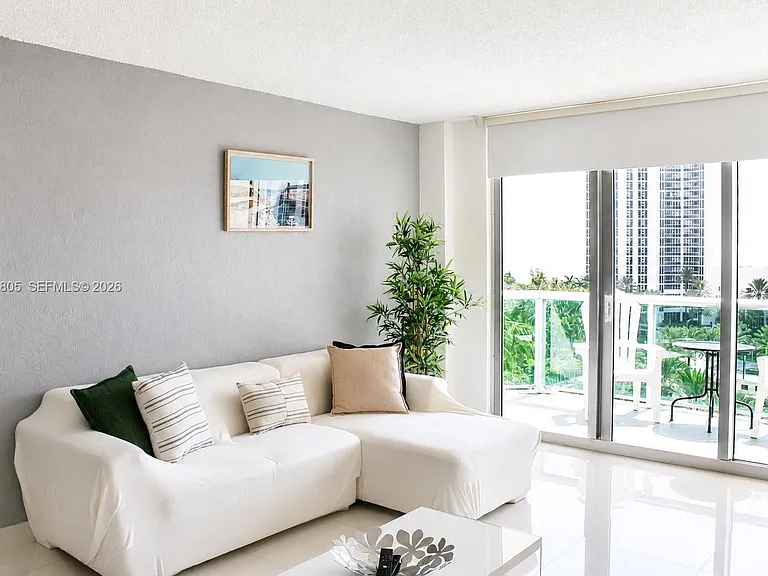 19370 Collins Ave #915 — Photo 5