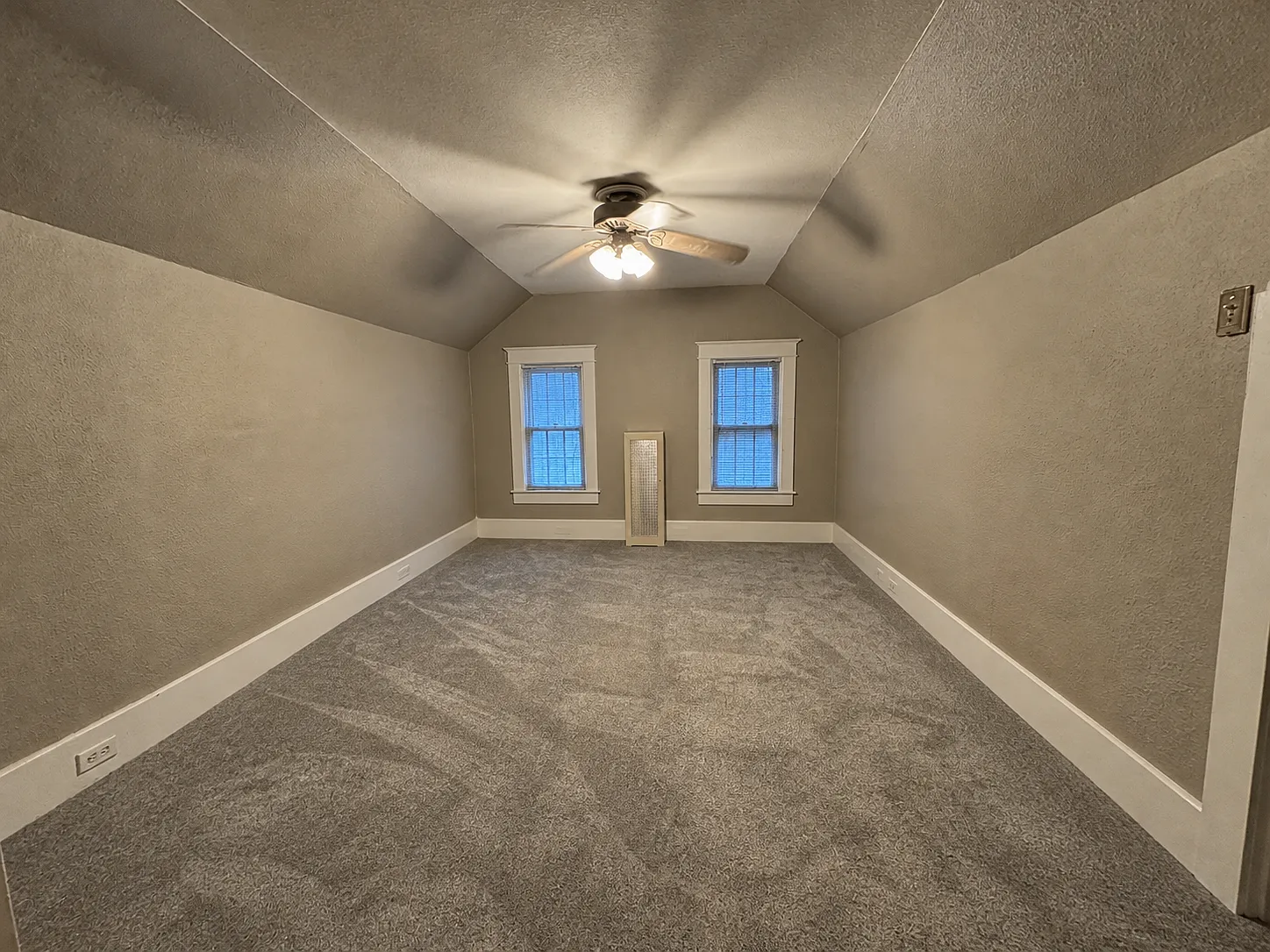 510 North State Street - 3 Upstairs — Photo 4