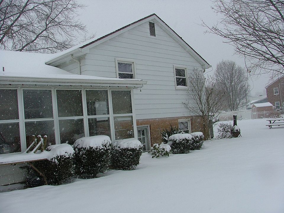 2nd image of 5 Royal Oak Cir