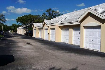 4th image of 2831 Oakland Forest Dr #305