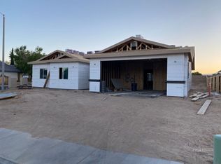 801 Paradise Dr, Ridgecrest, CA 93555