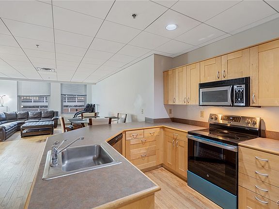 5th image of 108 W Jefferson St APT 706