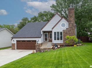 104 Blackhawk Dr, Park View, IA
