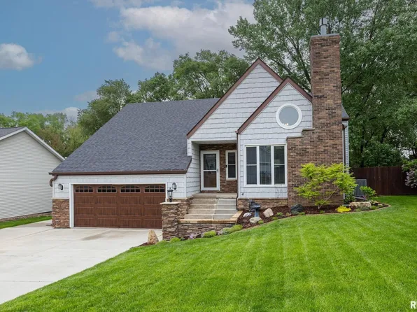 104 Blackhawk Dr, Park View, IA 52748