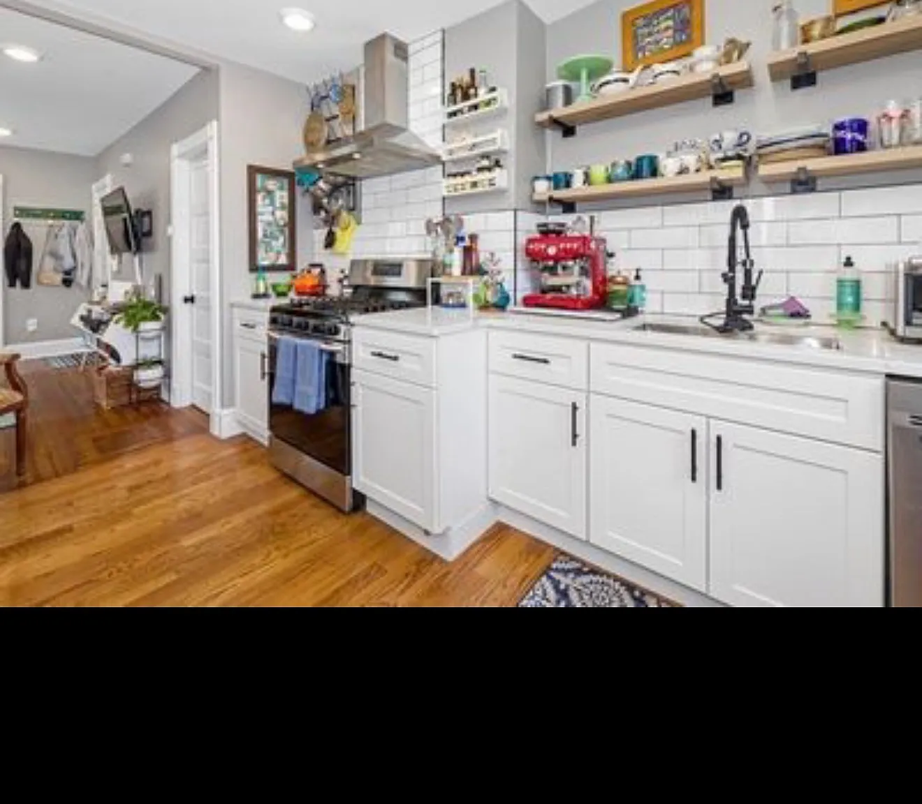 1 bed, 800 sqft, $2,000 — Photo 3