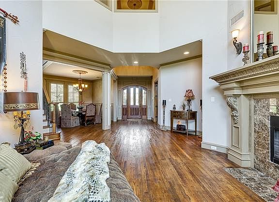 3rd image of 2116 Estes Park Dr