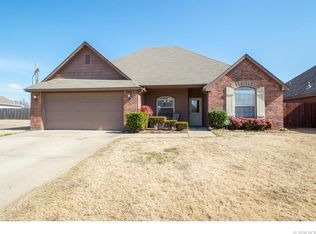 14535 S Oak St, Glenpool, OK 74033
