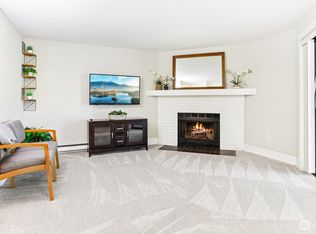 12505 NE 116th St APT A26, Kirkland, WA 98034