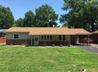 18 Mark Dr, Fairview Heights, IL 62208