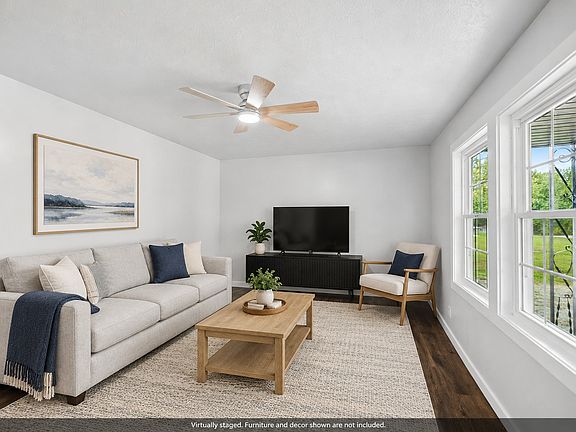 4th image of 307 Clark Ave