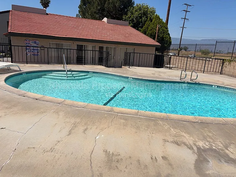 2255 Cahuilla St #105 — Photo 22