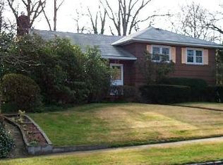 94 Reid Ave, Port Washington, NY 11050