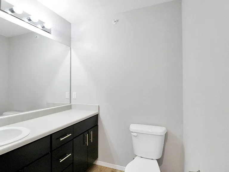 Golden Pond Apartments — Photo 17