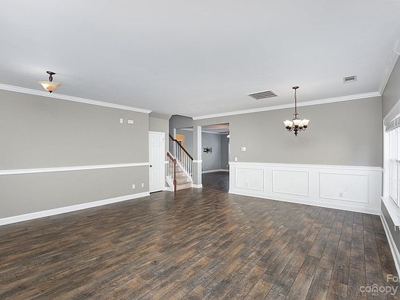 4th image of 8916 Oransay Way