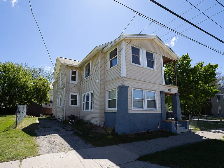700 Broadway Ave NW #2 — Photo 36