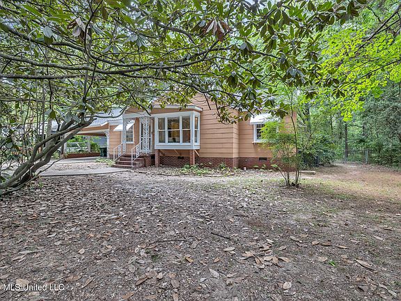 4th image of 314 Colonial Cir