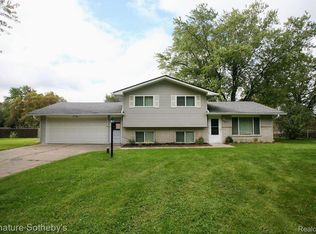 9643 Andersonville Rd, Clarkston, MI 48346