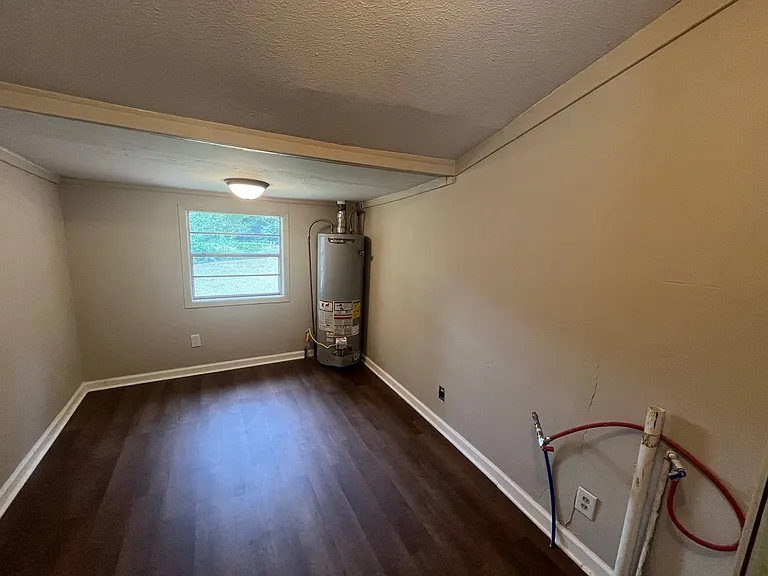 511 Bailey St — Photo 9