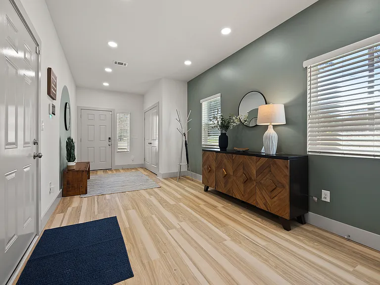 184 Woodland Ln SW — Photo 11