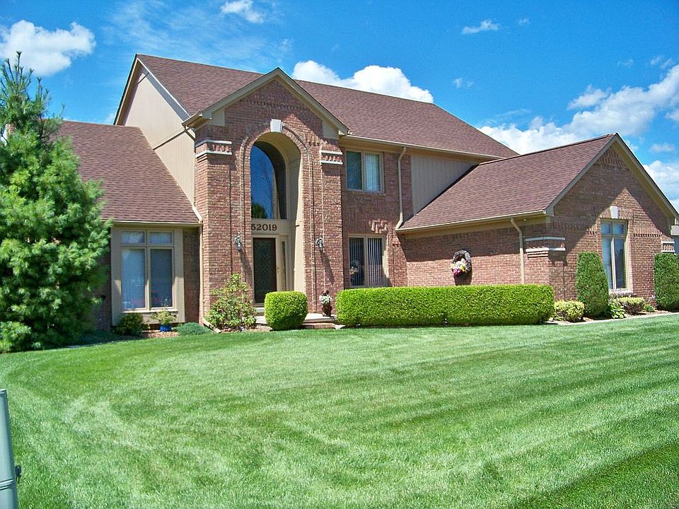 1st image of 52019 Antoinette Dr