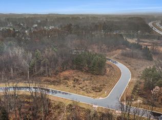 8190 Scots Pine Cir #12, Kalamazoo, MI 49009