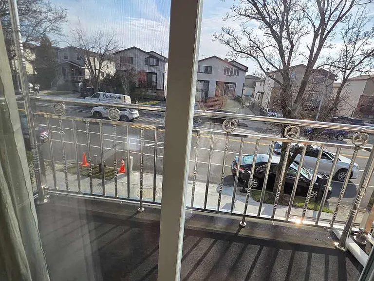 Travis Ave — Photo 23
