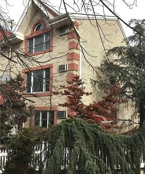 13115 11th Ave — Photo 2
