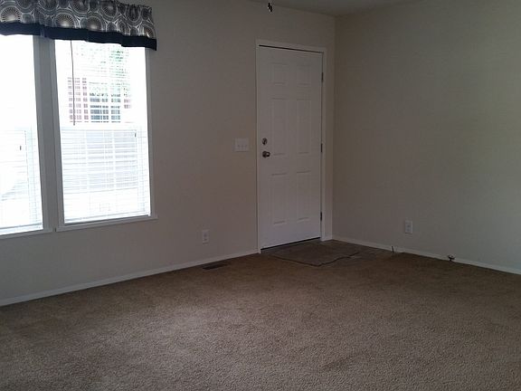 3rd image of 516 Courtland Ln #50