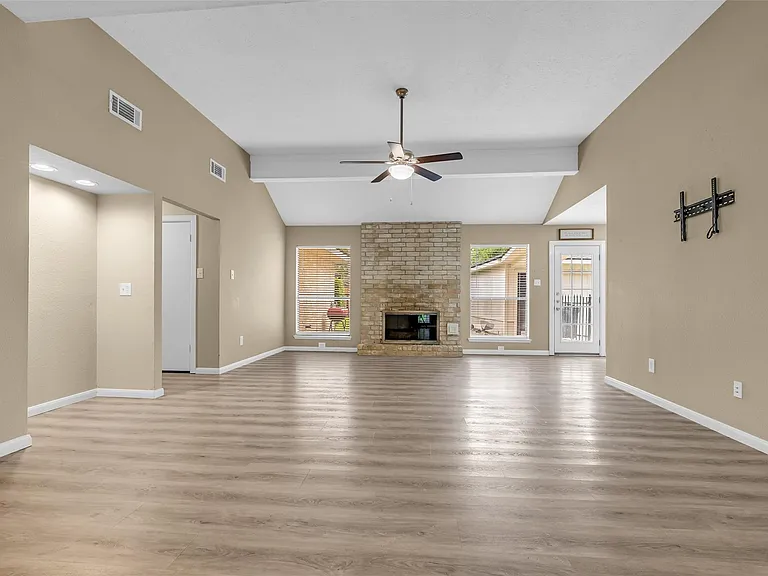 3706 Glenwood Springs Dr — Photo 4