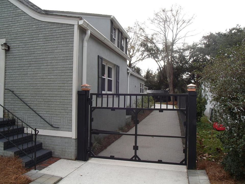 2nd image of 139 Simons St