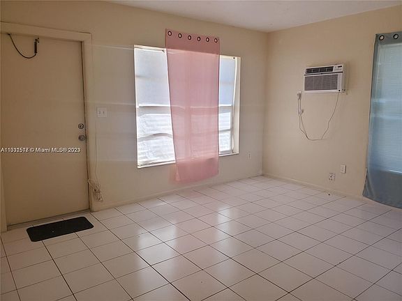 5th image of 817 NW 16th St #817