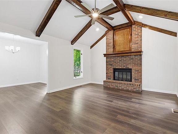 4th image of 1512 NE Westwind Dr
