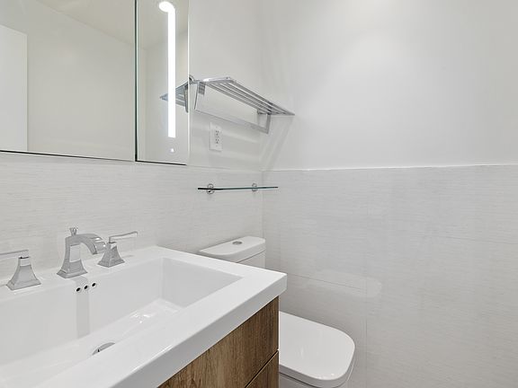 5th image of 123 E 54th St APT 9E