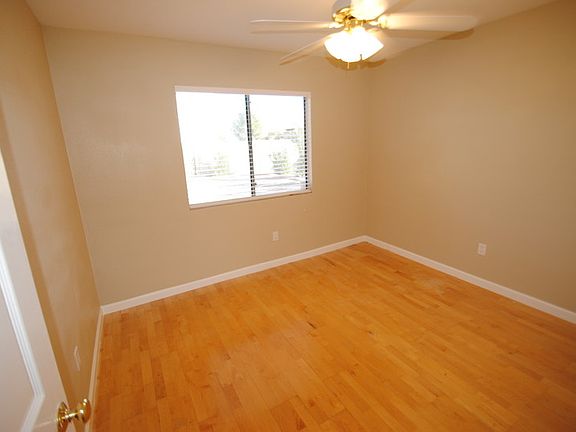 5th image of 19503 N 74th Dr