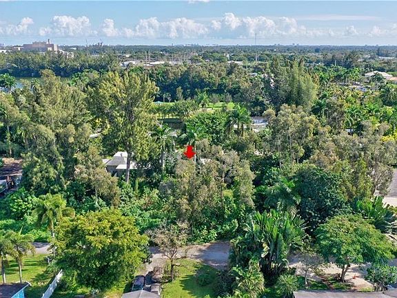 3rd image of 4800 SW 55 Terrace