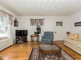 22 Hobart St, Westerly, RI 02891