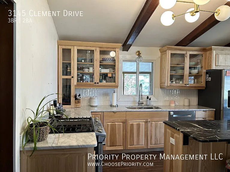 3145 Clement Dr — Photo 7