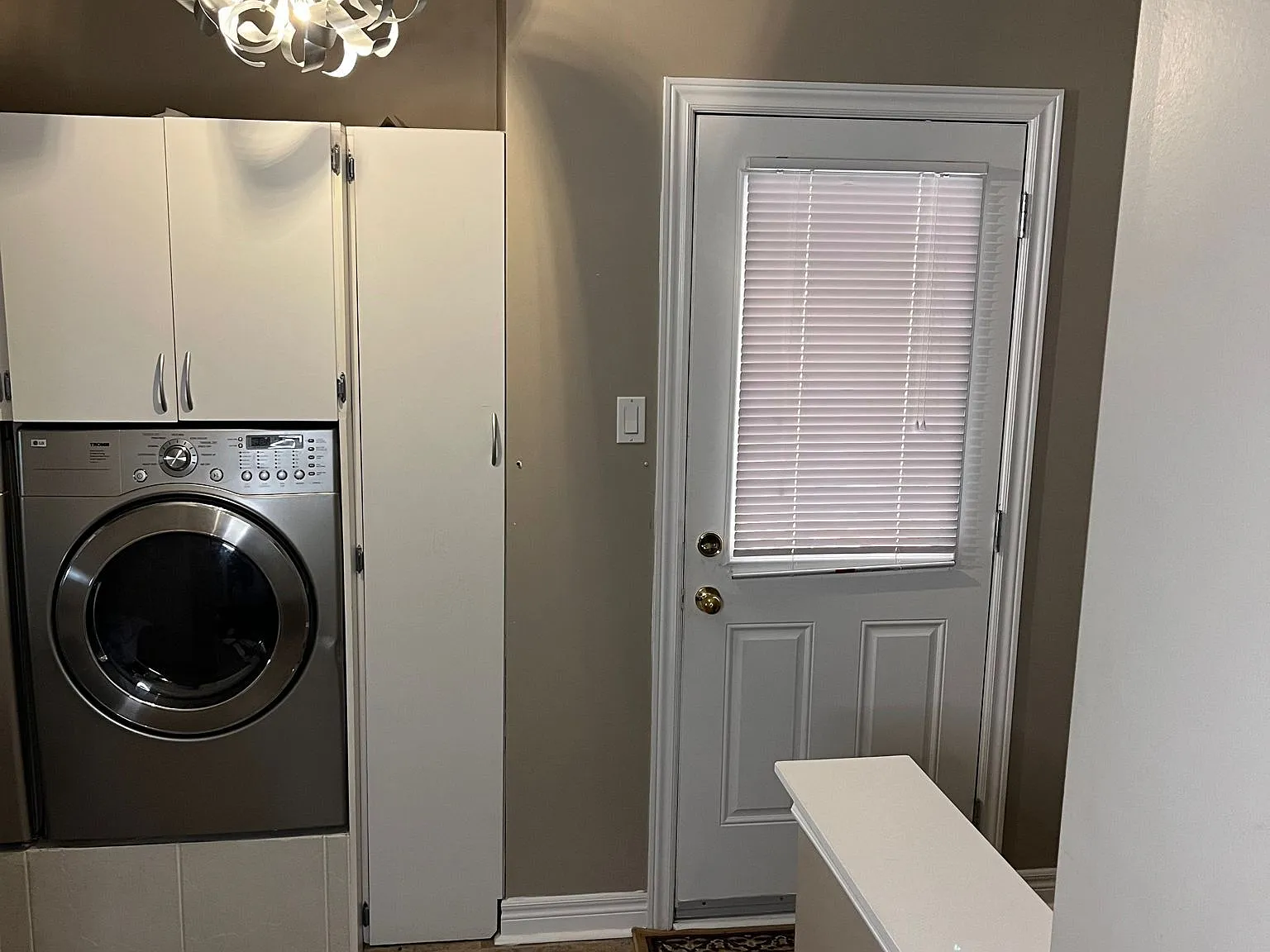 2 bed, $1,900 — Photo 4